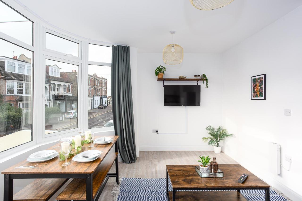 The Old Station Apartments By Sorted Stay Southend-on-Sea Exterior photo